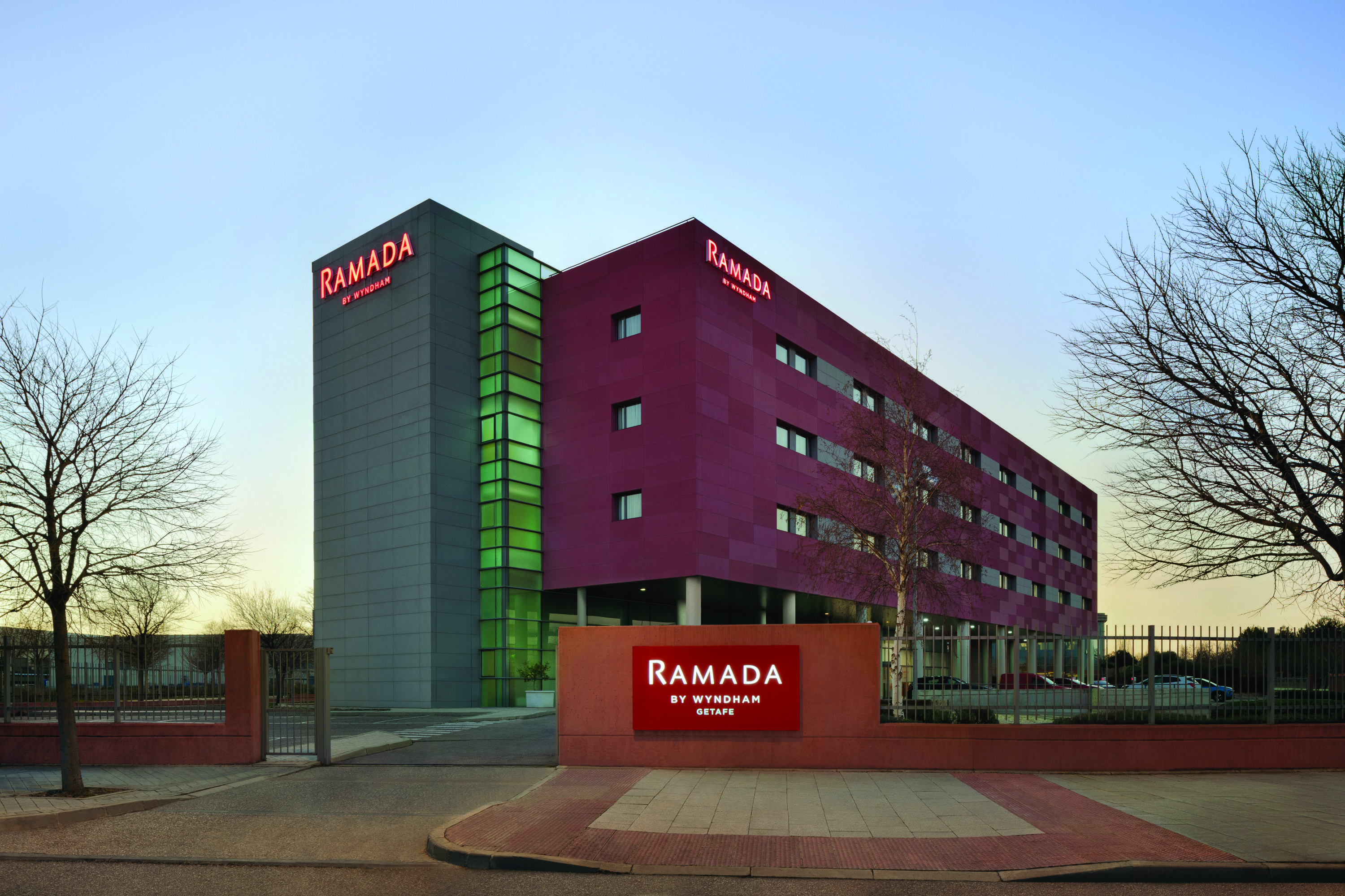 Hotel Ramada By Wyndham Madrid Getafe Zewnętrze zdjęcie