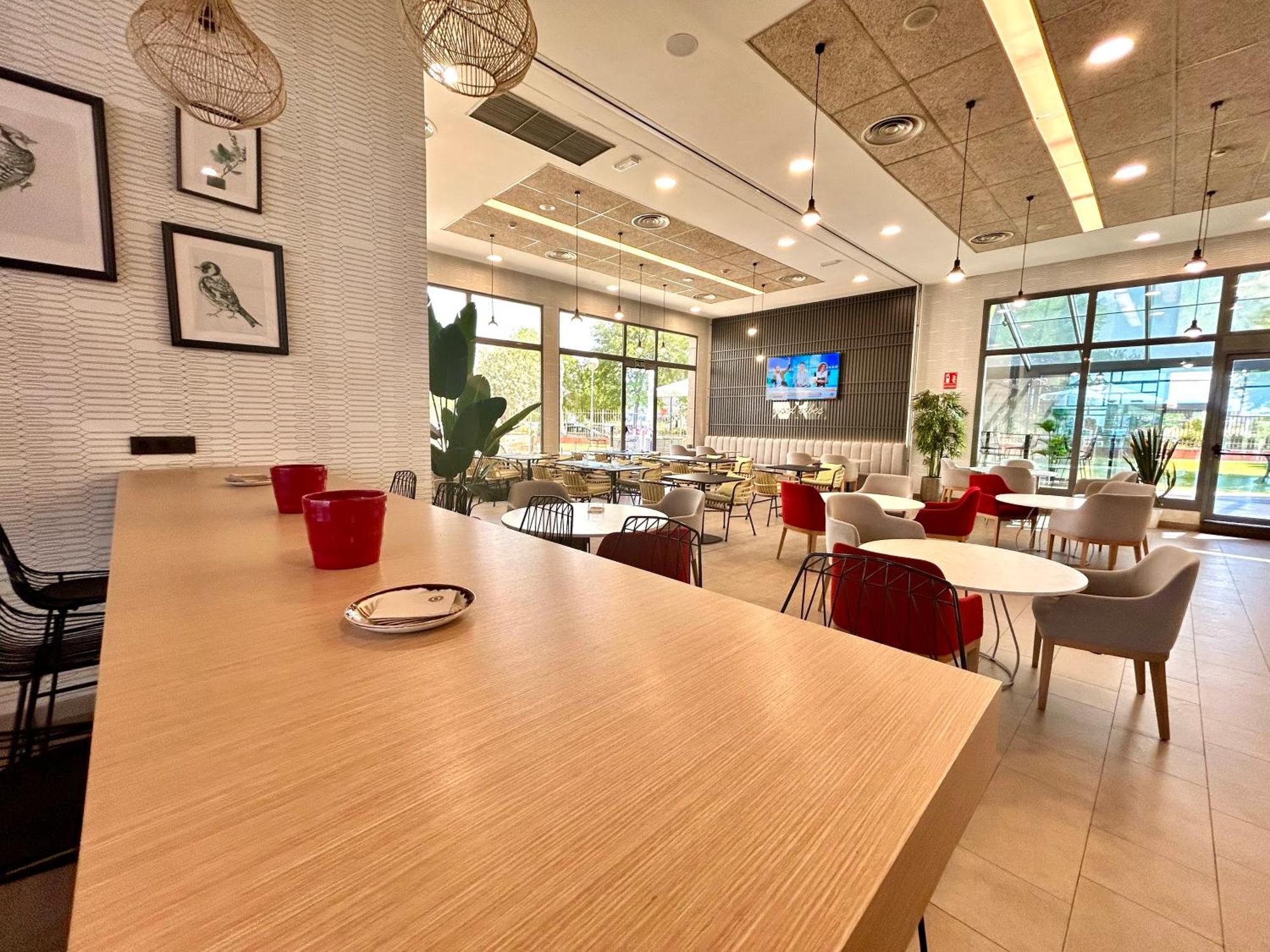 Hotel Ramada By Wyndham Madrid Getafe Zewnętrze zdjęcie