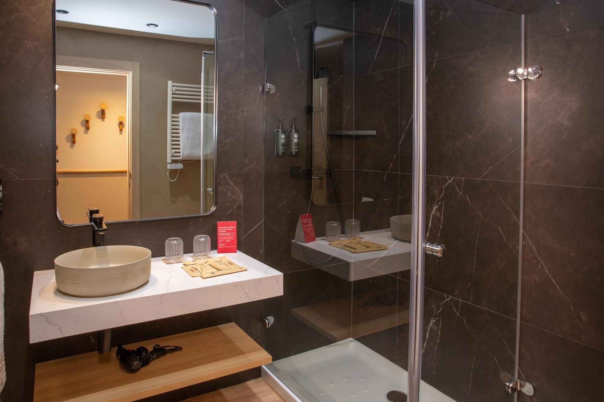 Hotel Ramada By Wyndham Madrid Getafe Zewnętrze zdjęcie