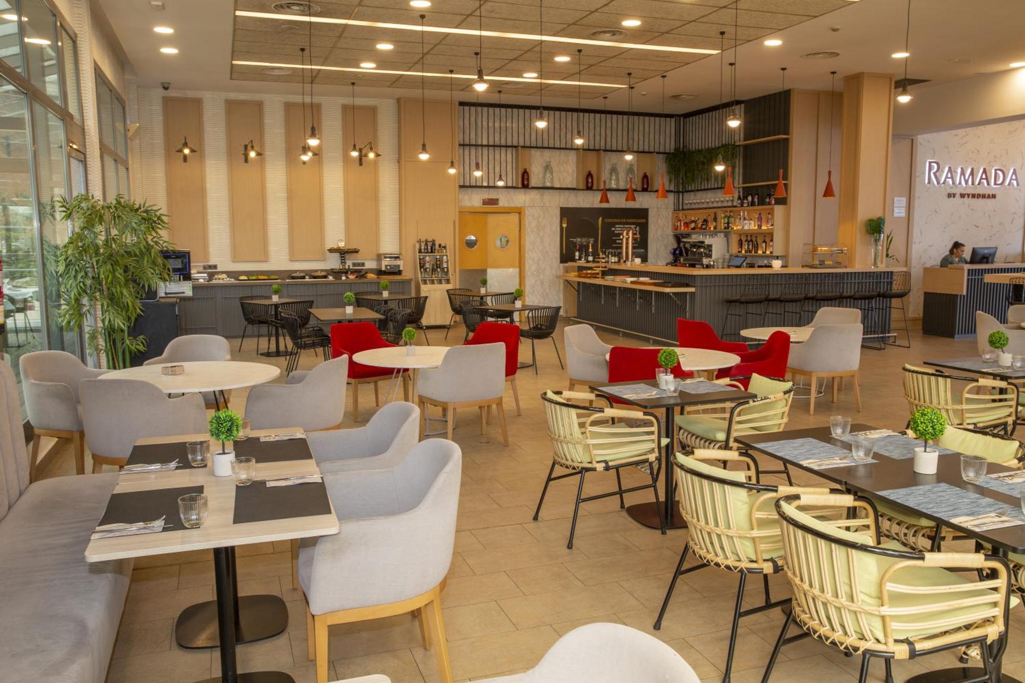 Hotel Ramada By Wyndham Madrid Getafe Zewnętrze zdjęcie
